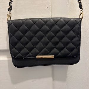 Nordstrom black shoulder purse with gold chain